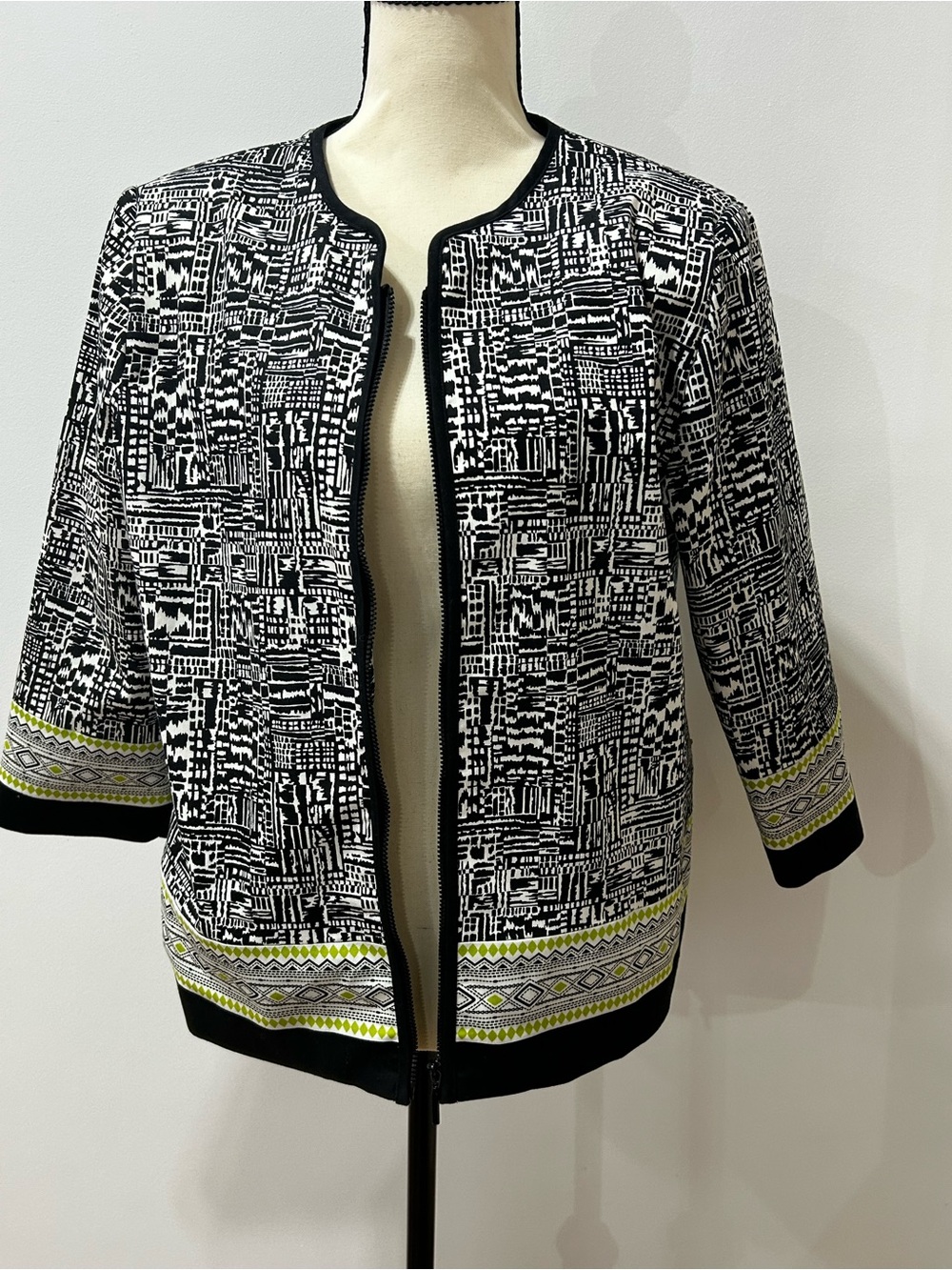 Alfred Dunner Black & White Printed Lightweight Jacket with Lime Trim